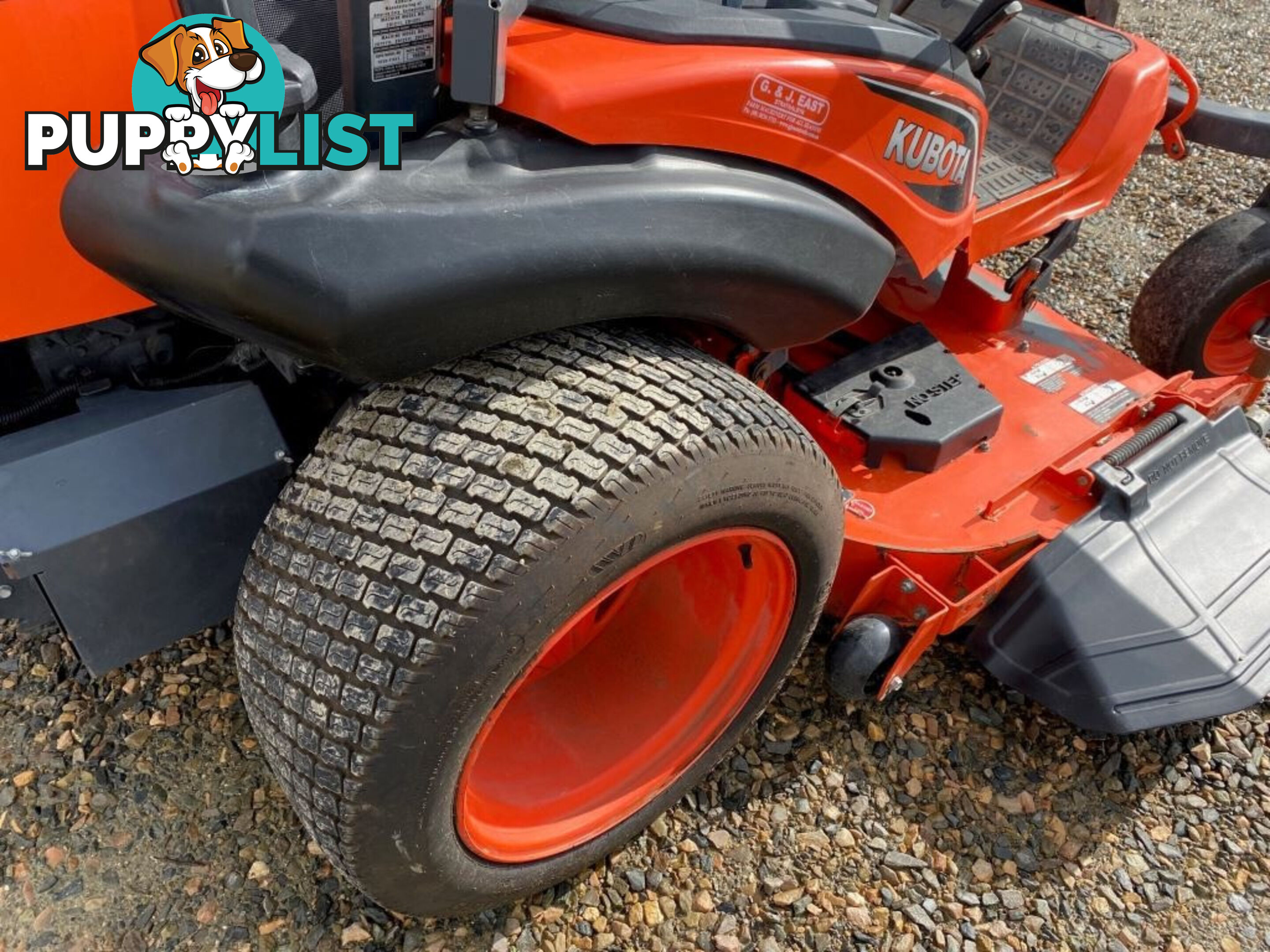 Kubota ZD1221 Zero Turn Lawn Equipment