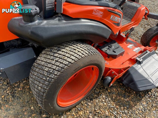 Kubota ZD1221 Zero Turn Lawn Equipment