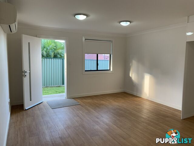 1/9 Wright Close GEORGES HALL NSW 2198