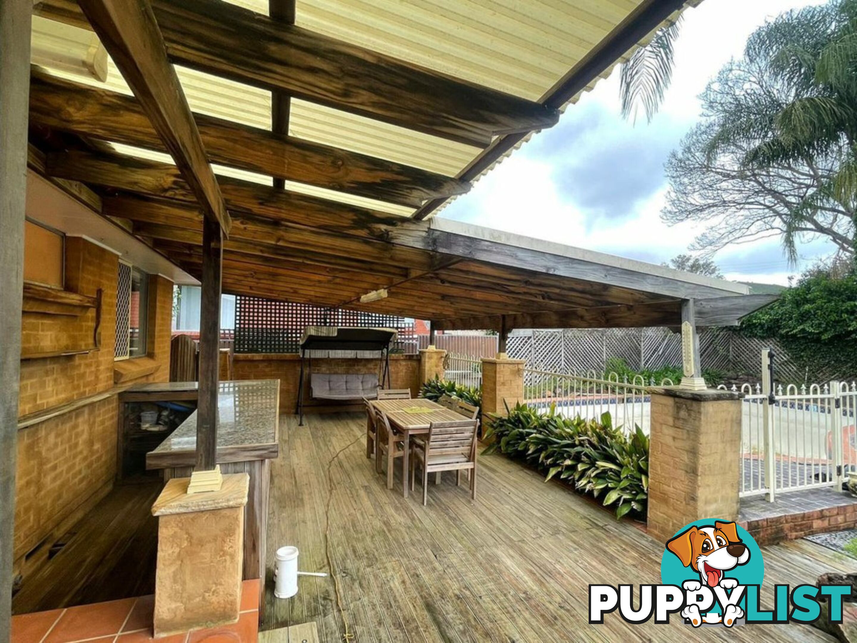 61 Oak Drive GEORGES HALL NSW 2198