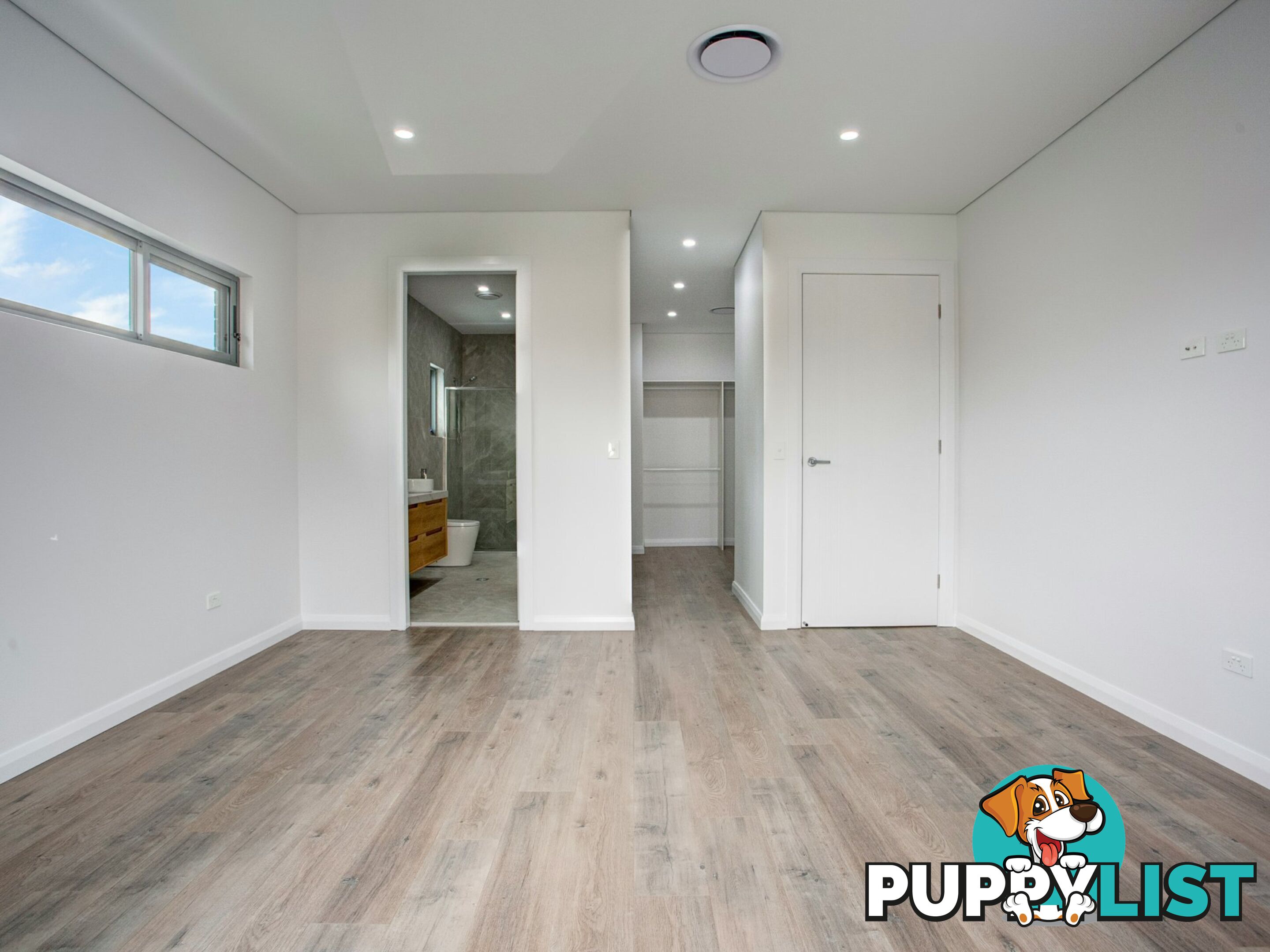 38 Oak Drive GEORGES HALL NSW 2198