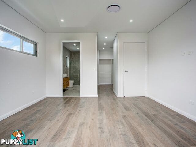 38 Oak Drive GEORGES HALL NSW 2198