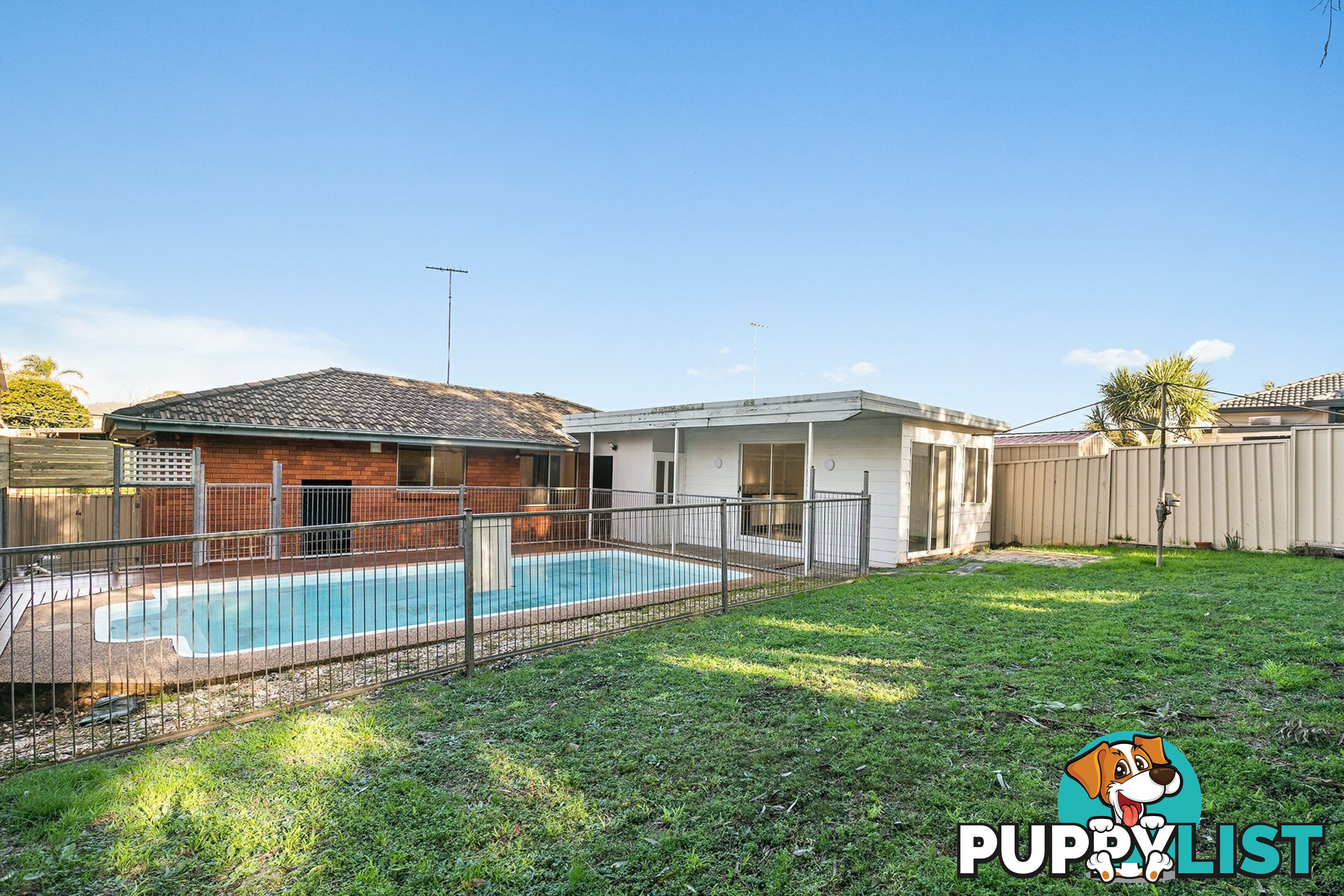 62 Caroline Crescent GEORGES HALL NSW 2198