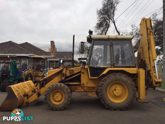 JCB 3 CX extendable back hoe with front-end loader