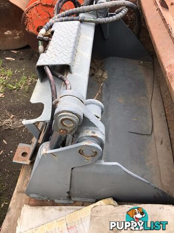 NORM, 900mm W. 4 in 1 bucket for mini skid steer loaders