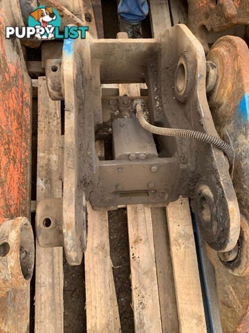 Trenching bucket for 4-6 tonne excavator