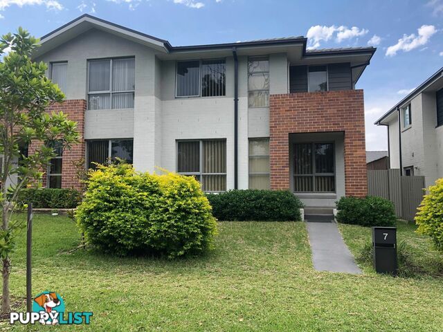 7 Three Bees Drive GLENFIELD NSW 2167