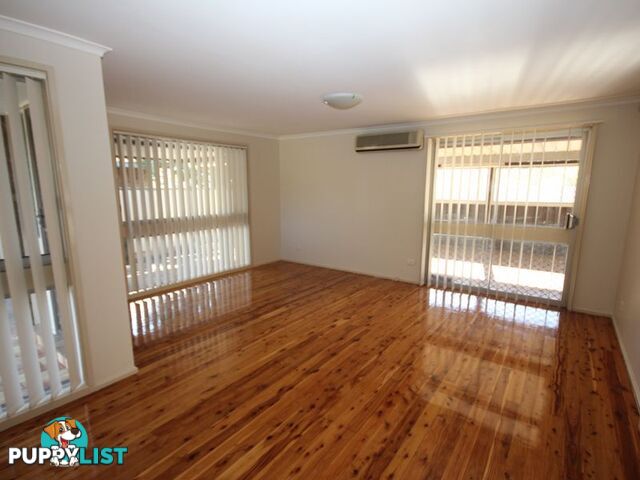 52 Buranda Crescent ST JOHNS PARK NSW 2176