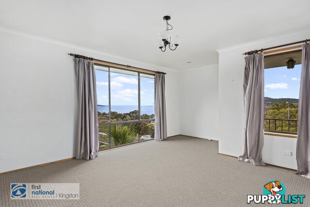 15 Stirling Avenue BLACKMANS BAY TAS 7052