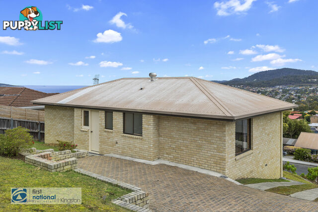 15 Stirling Avenue BLACKMANS BAY TAS 7052