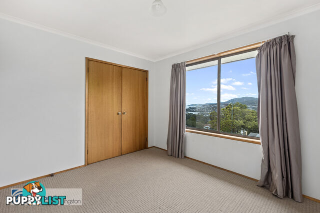 15 Stirling Avenue BLACKMANS BAY TAS 7052
