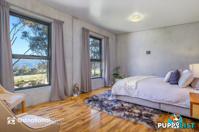 2 D'Entrecasteaux Drive NORTH BRUNY TAS 7150