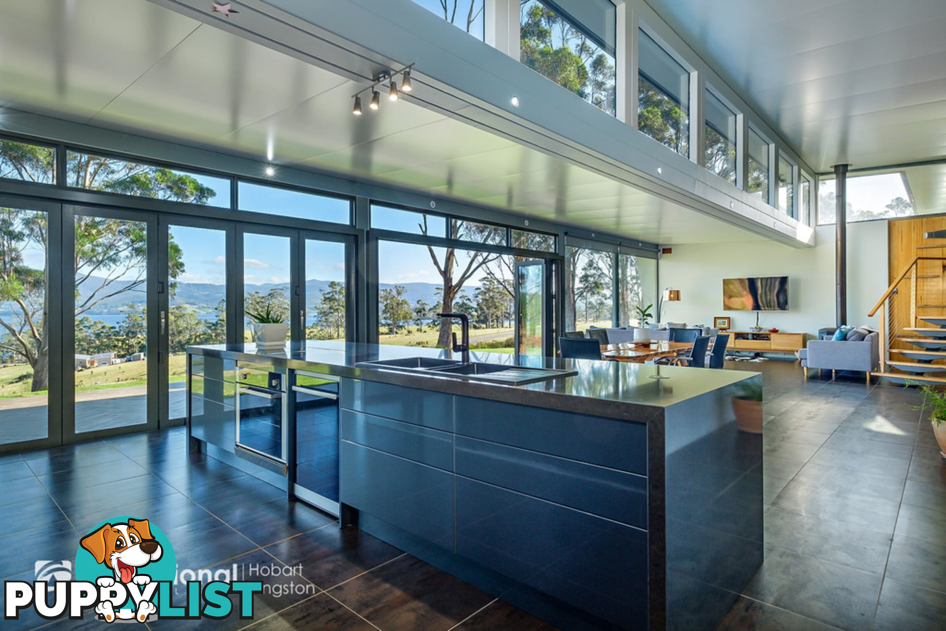2 D'Entrecasteaux Drive NORTH BRUNY TAS 7150