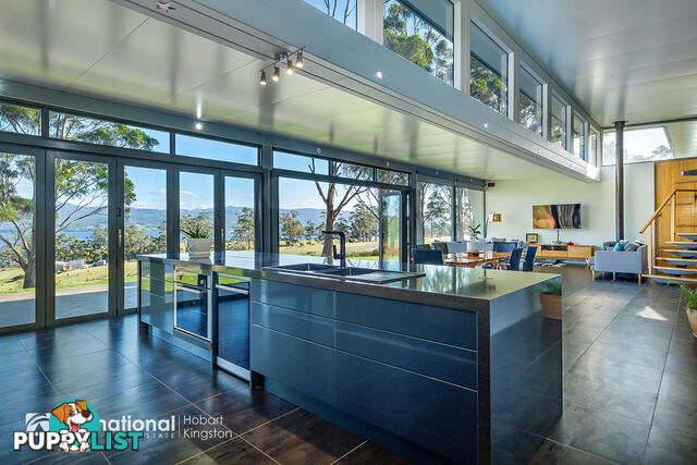 2 D'Entrecasteaux Drive NORTH BRUNY TAS 7150