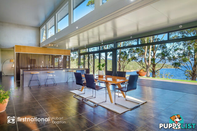 2 D'Entrecasteaux Drive NORTH BRUNY TAS 7150