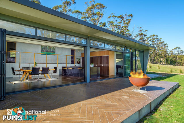 2 D'Entrecasteaux Drive NORTH BRUNY TAS 7150