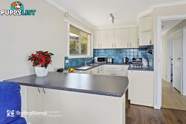 2/12 Stratford Place BLACKMANS BAY TAS 7052