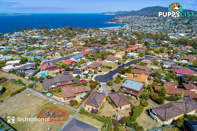 2/12 Stratford Place BLACKMANS BAY TAS 7052