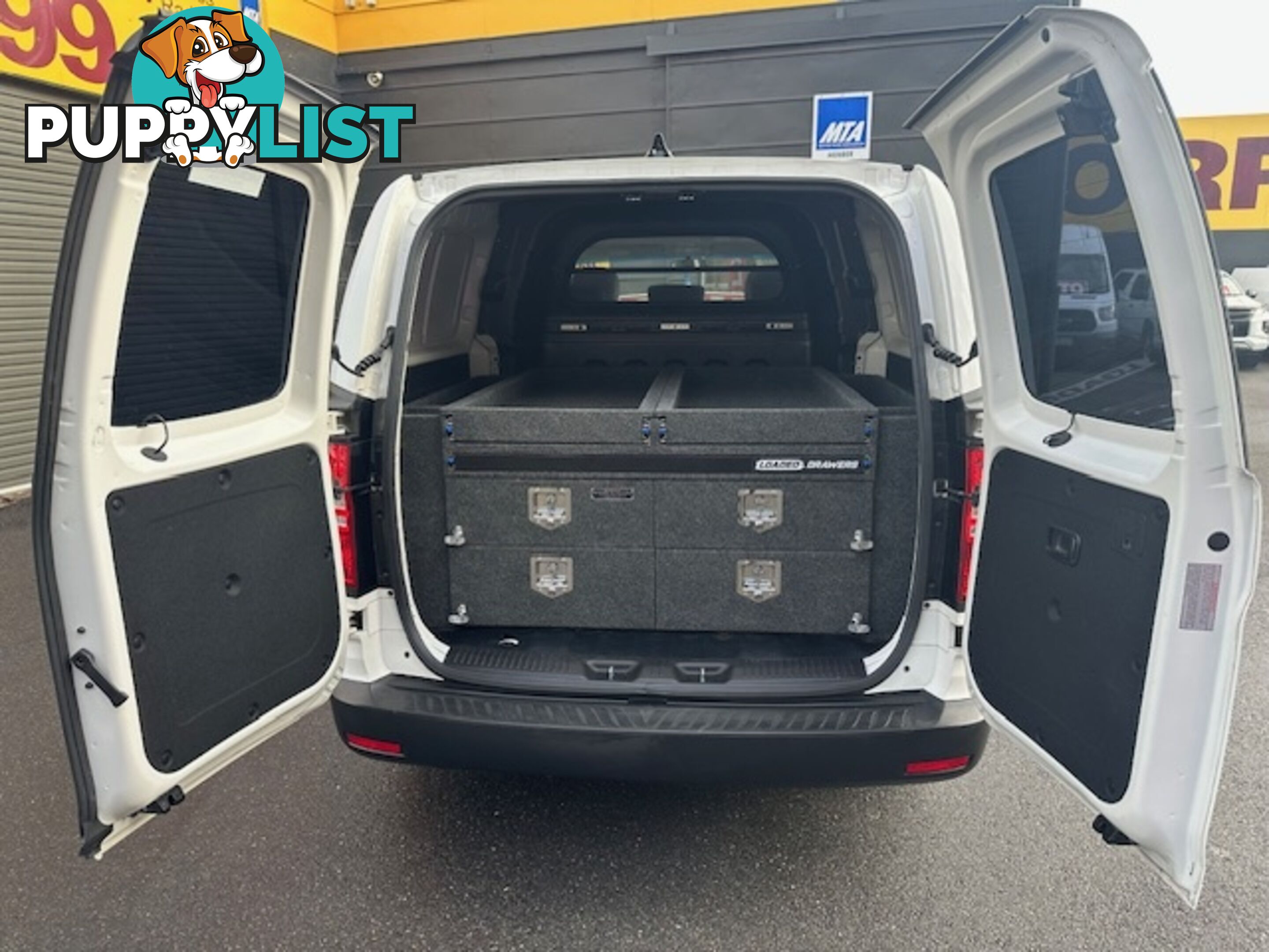 2020 HYUNDAI ILOAD 6S TWIN SWING TQ4 MY20 4D CREW VAN
