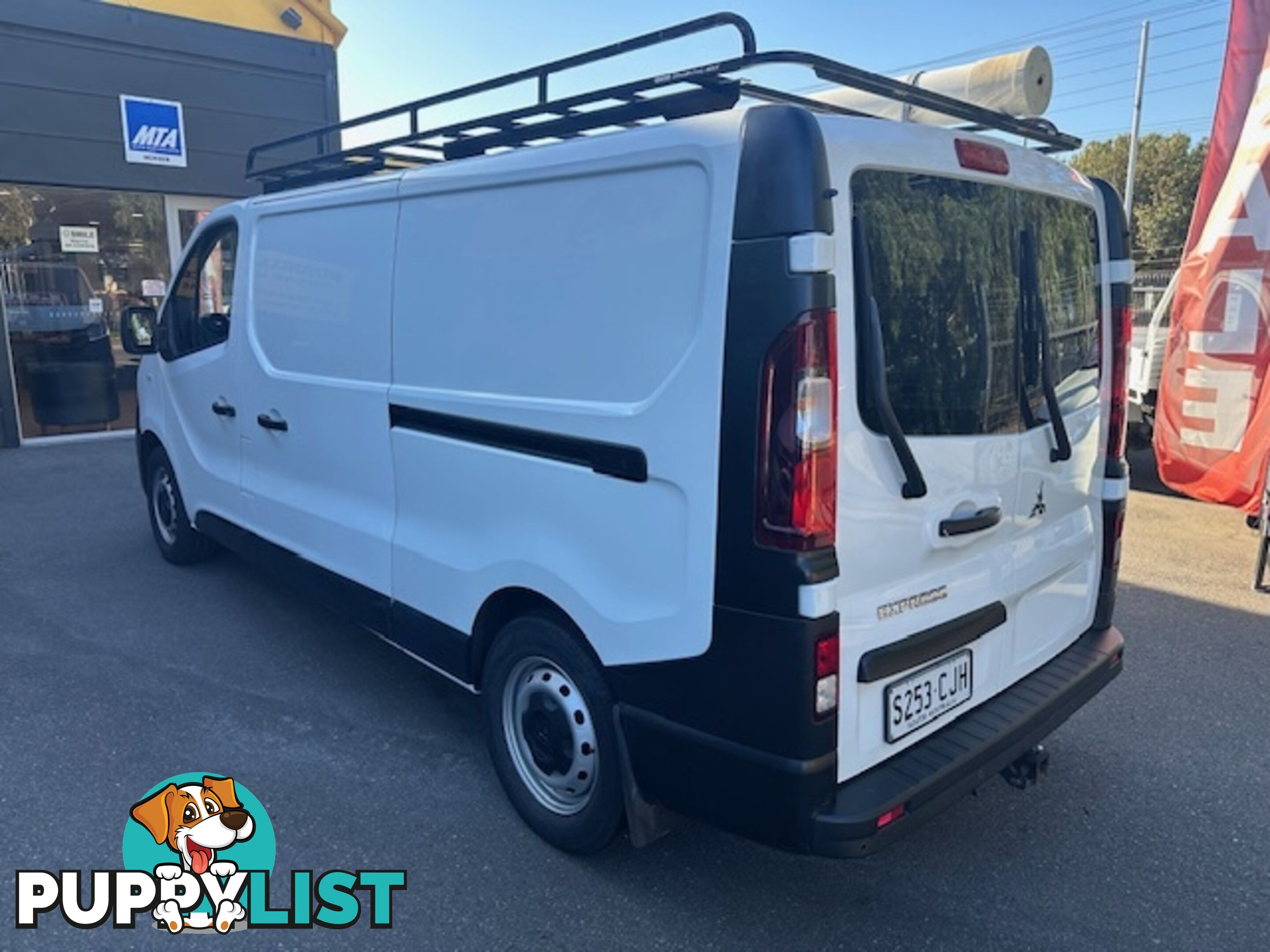 2020 MITSUBISHI EXPRESS GLX LWB SN MY21 4D VAN