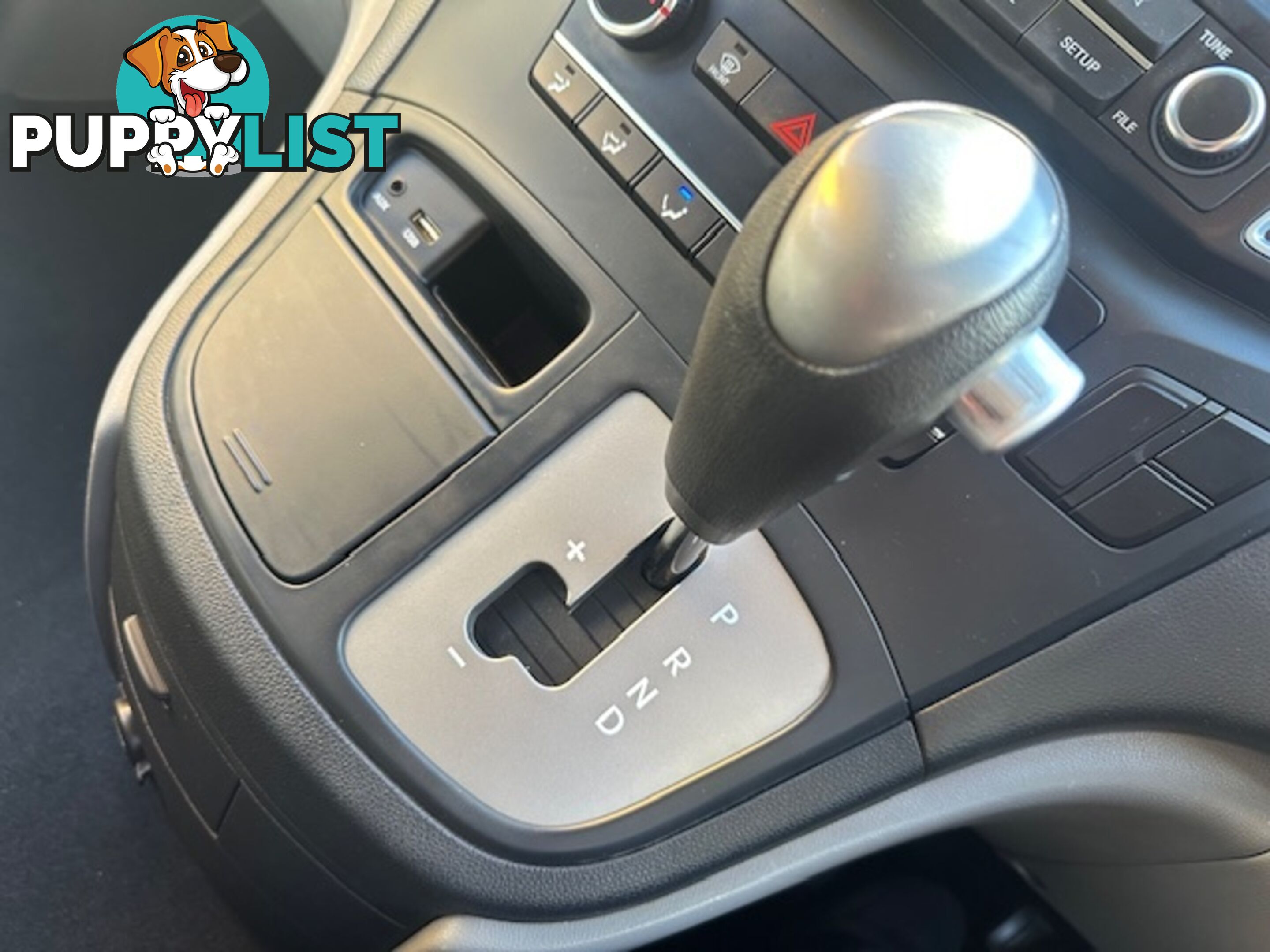 2018 HYUNDAI ILOAD 3S LIFTBACK TQ4 MY19 4D VAN