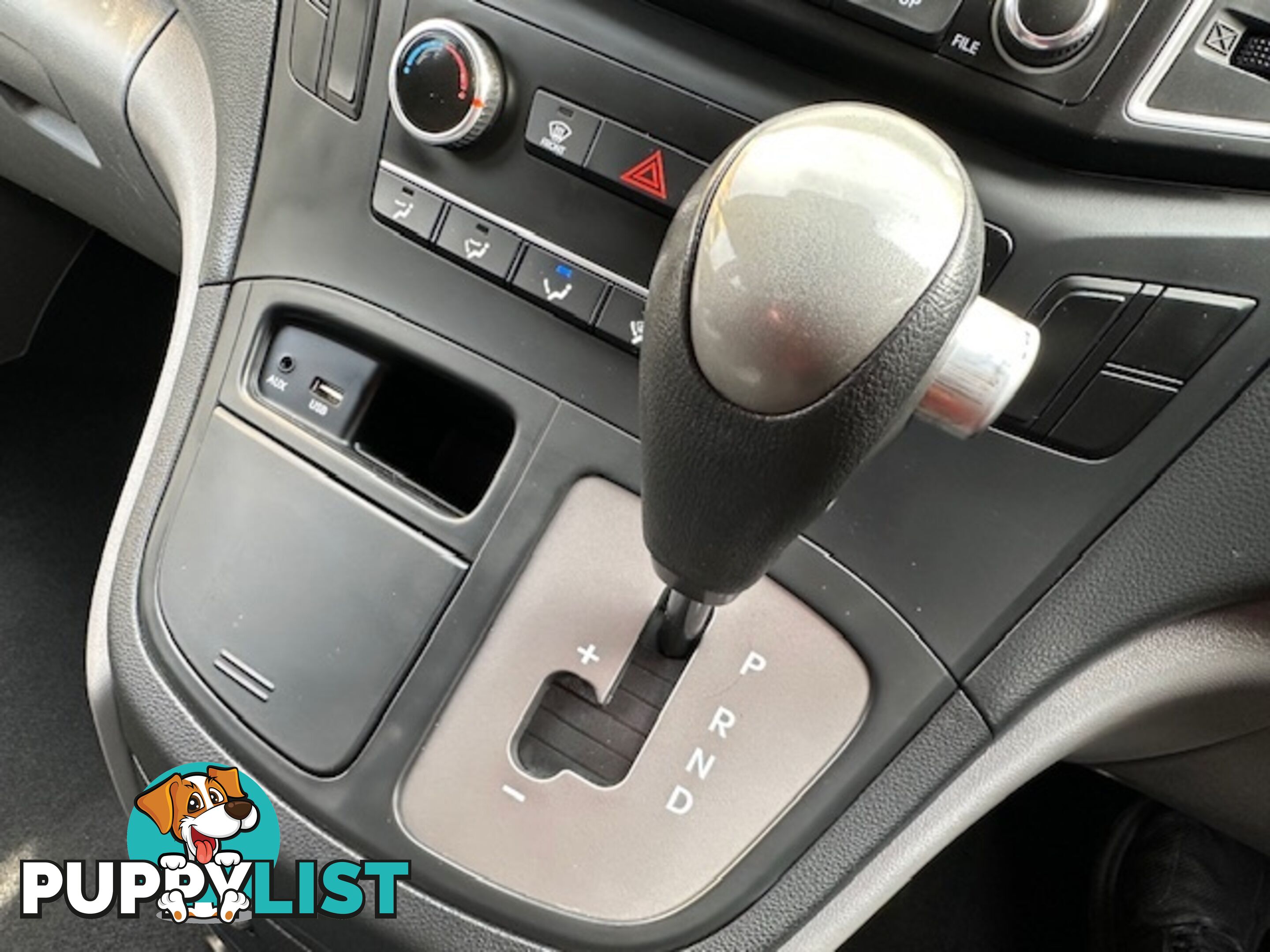 2018 HYUNDAI ILOAD 3S LIFTBACK TQ4 MY19 4D VAN