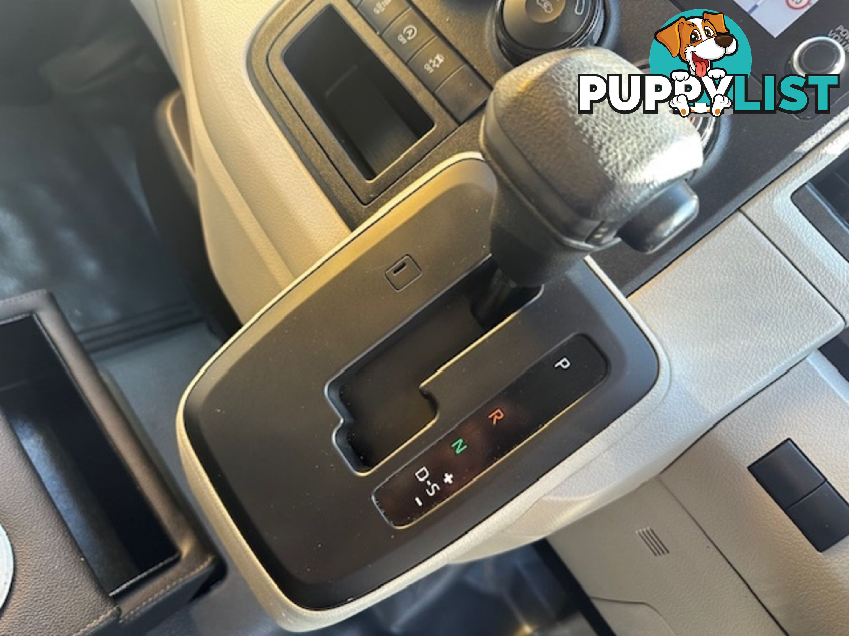 2019 TOYOTA HIACE LWB GDH300R 4D VAN