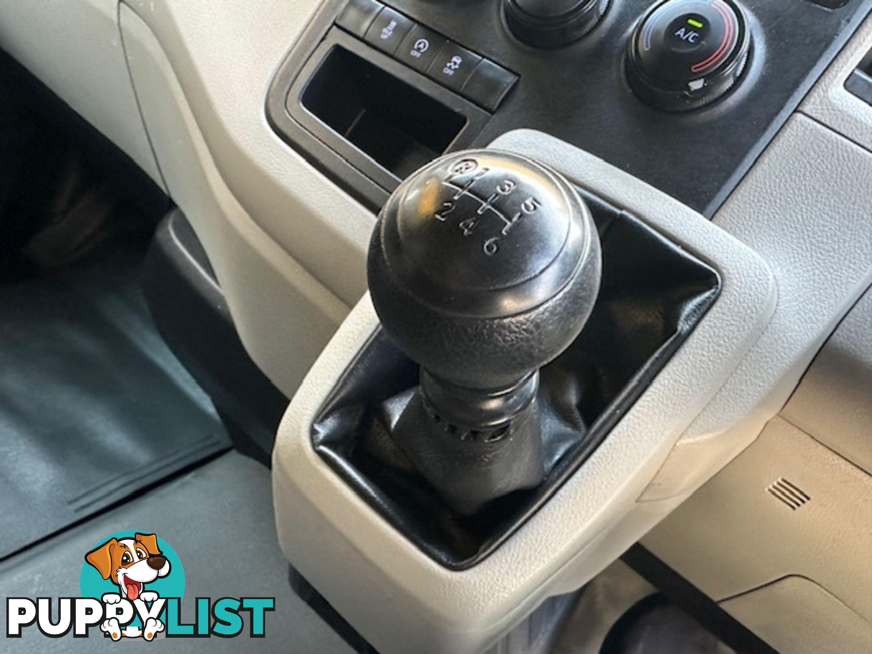 2019 TOYOTA HIACE LWB GDH300R 4D VAN
