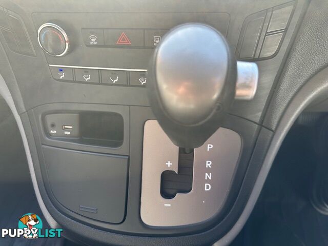 2019 HYUNDAI ILOAD 3S TWIN SWING TQ4 MY19 4D VAN