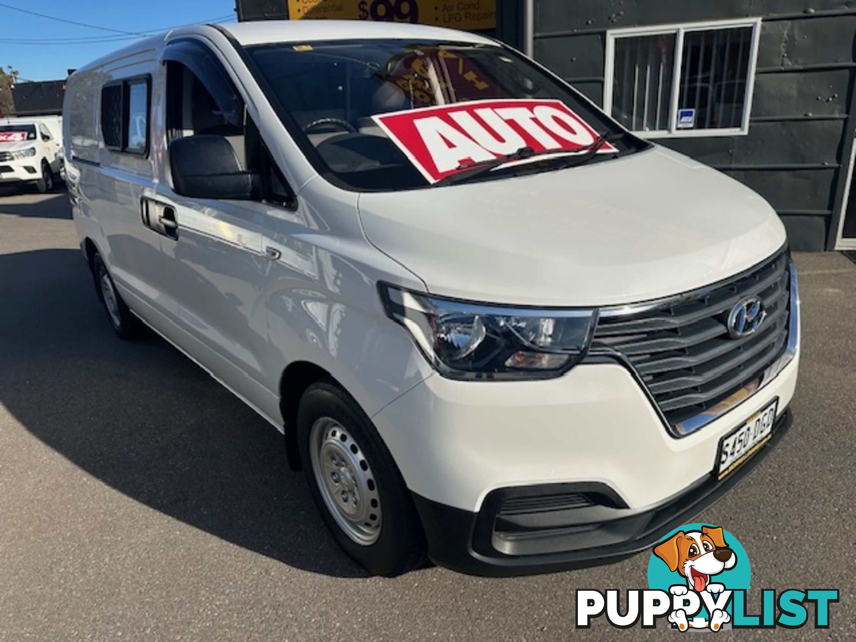 2019 HYUNDAI ILOAD 3S TWIN SWING TQ4 MY19 4D VAN
