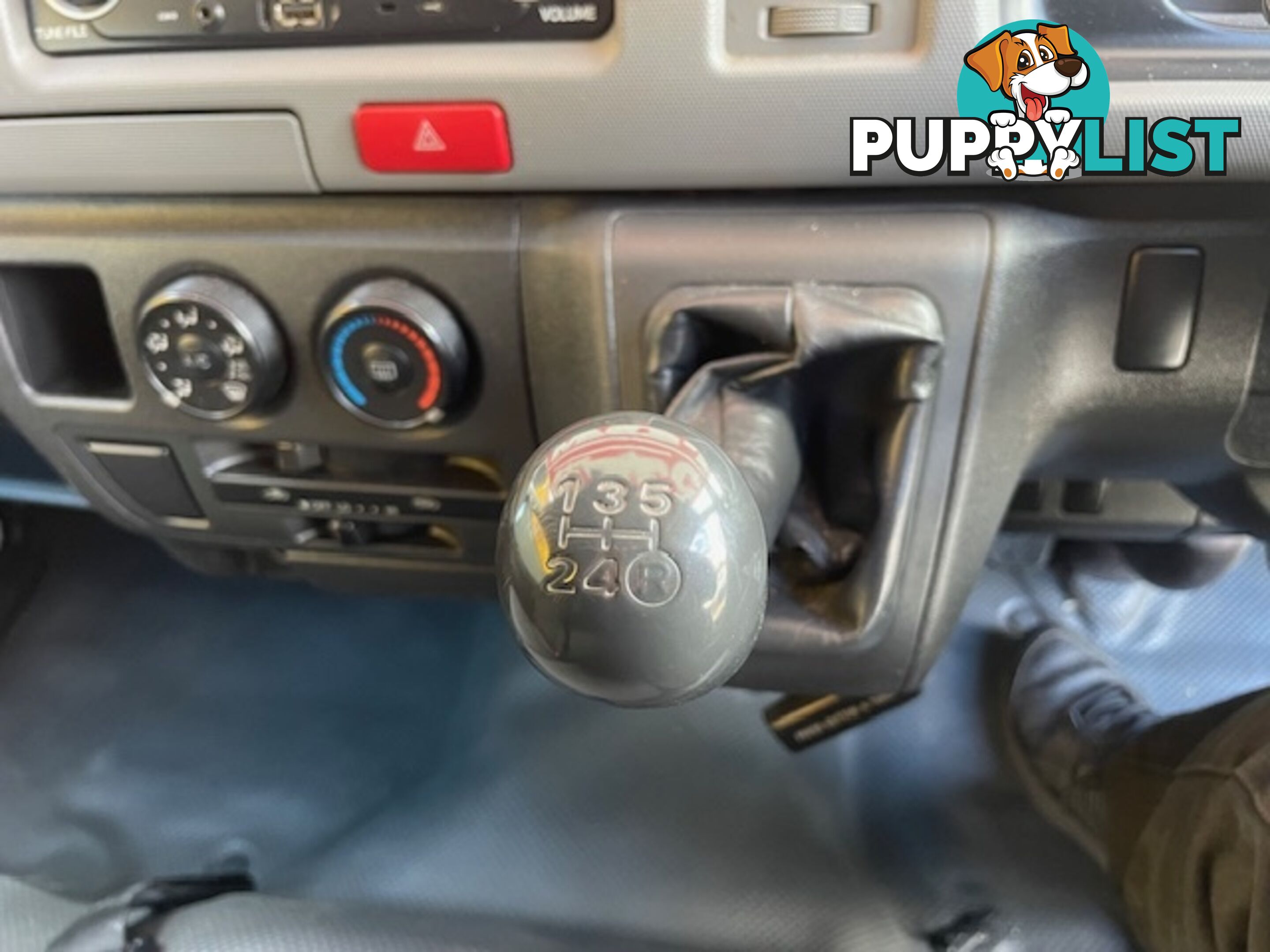 2013 TOYOTA HIACE LWB TRH201R MY12 UPGRADE 4D VAN