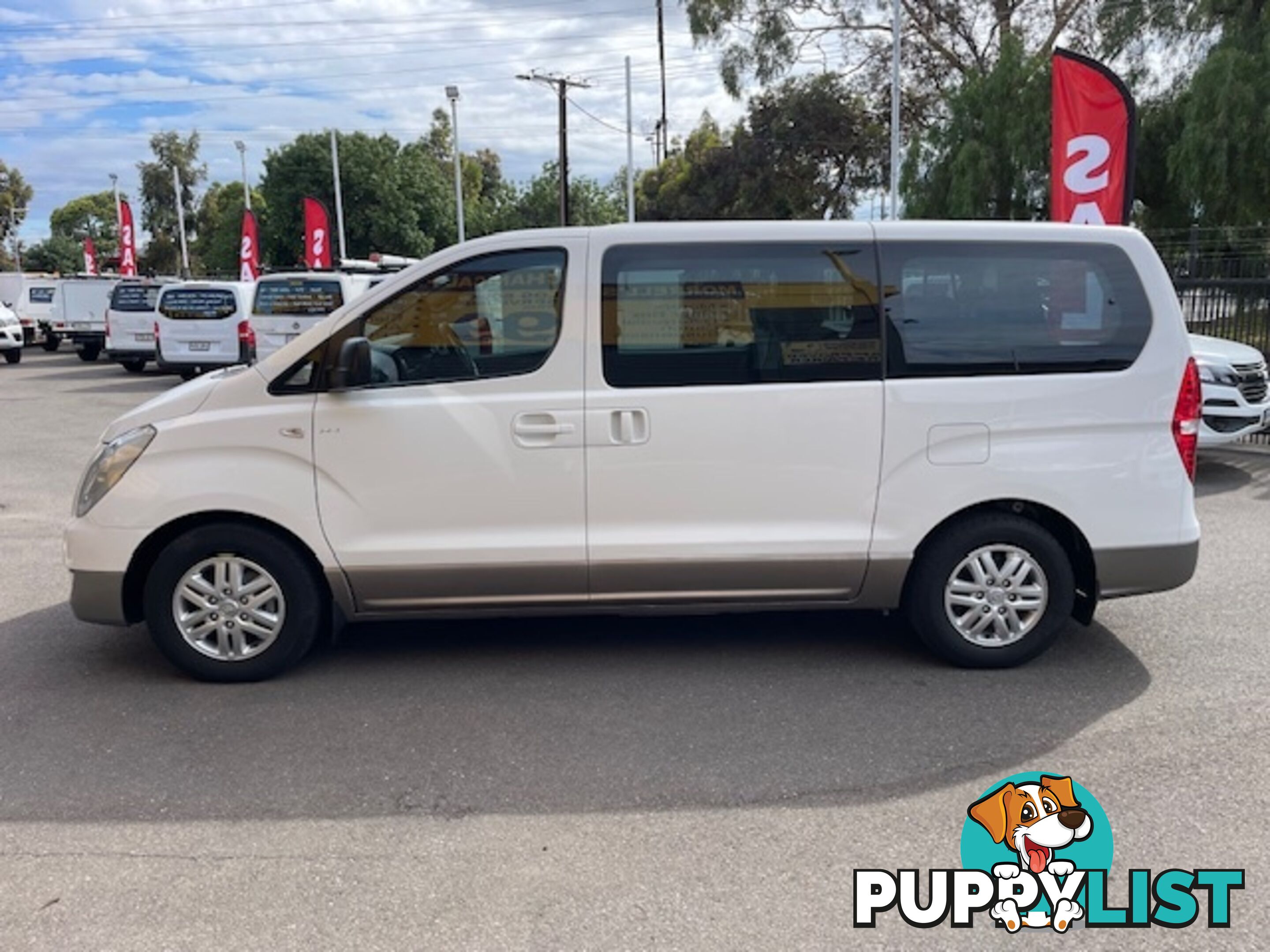 2017 HYUNDAI IMAX  TQ SERIES 2 TQ3 MY17 4D WAGON