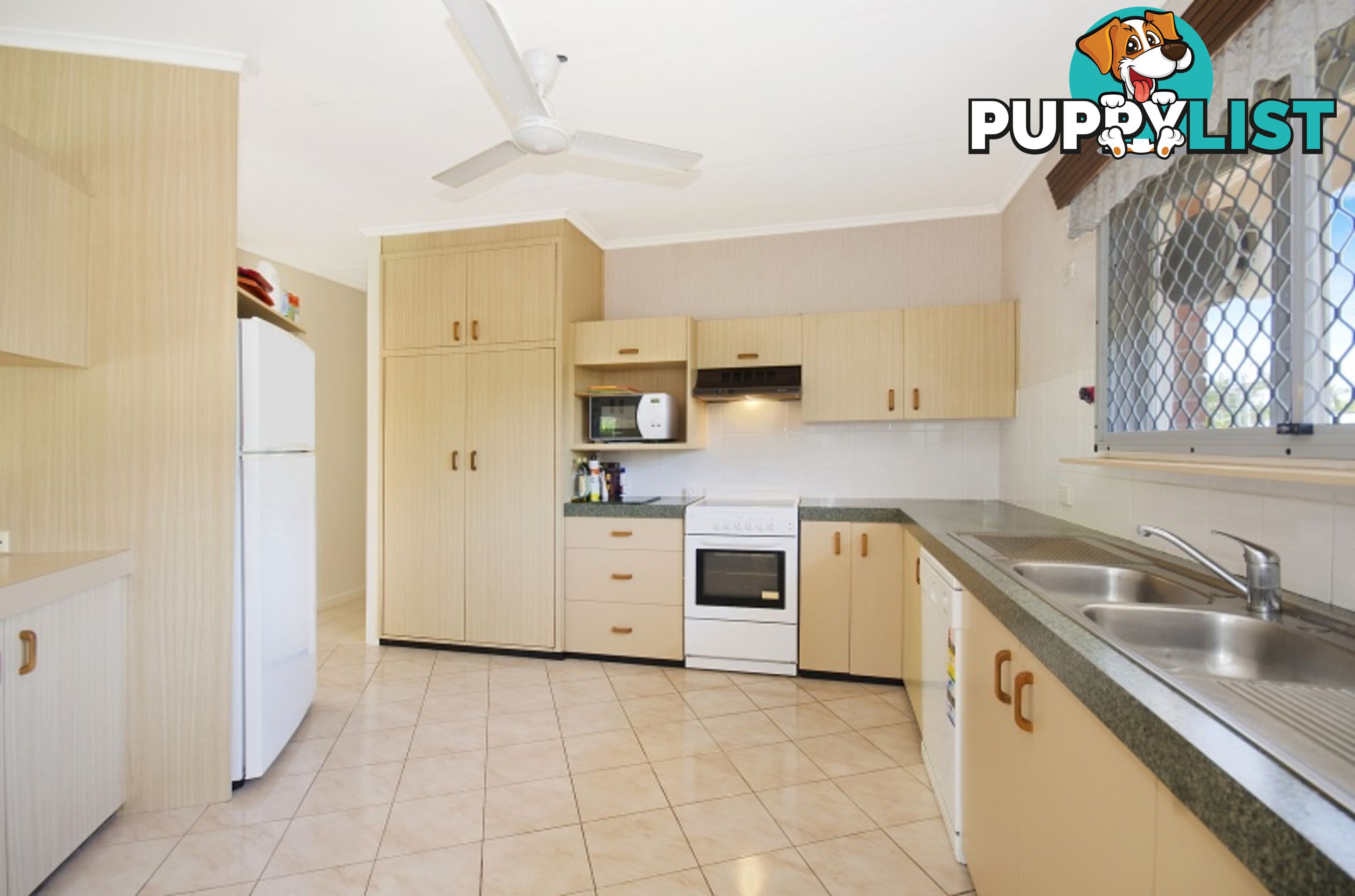 11 Bartlett Avenue MUNDINGBURRA QLD 4812