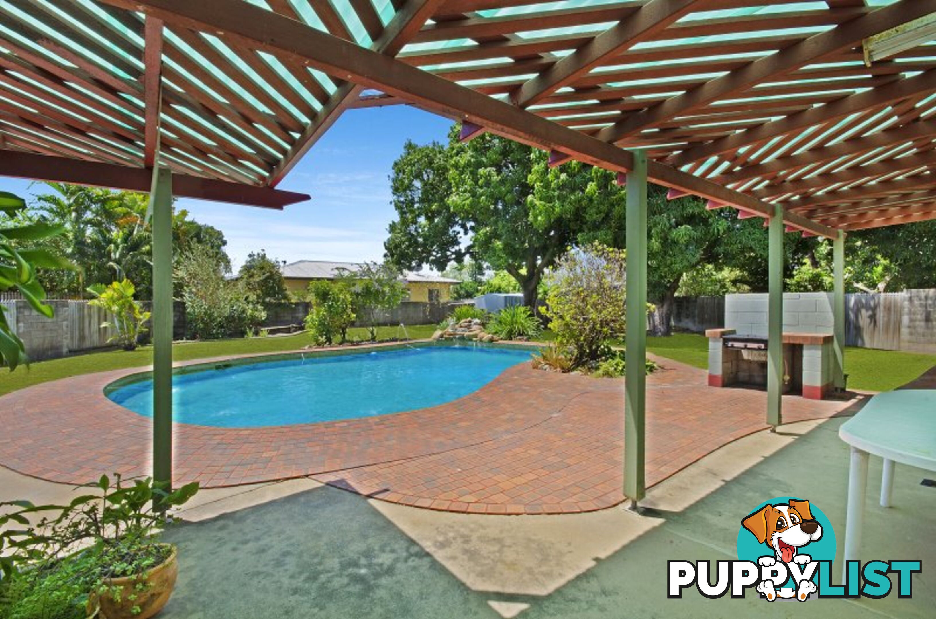 11 Bartlett Avenue MUNDINGBURRA QLD 4812