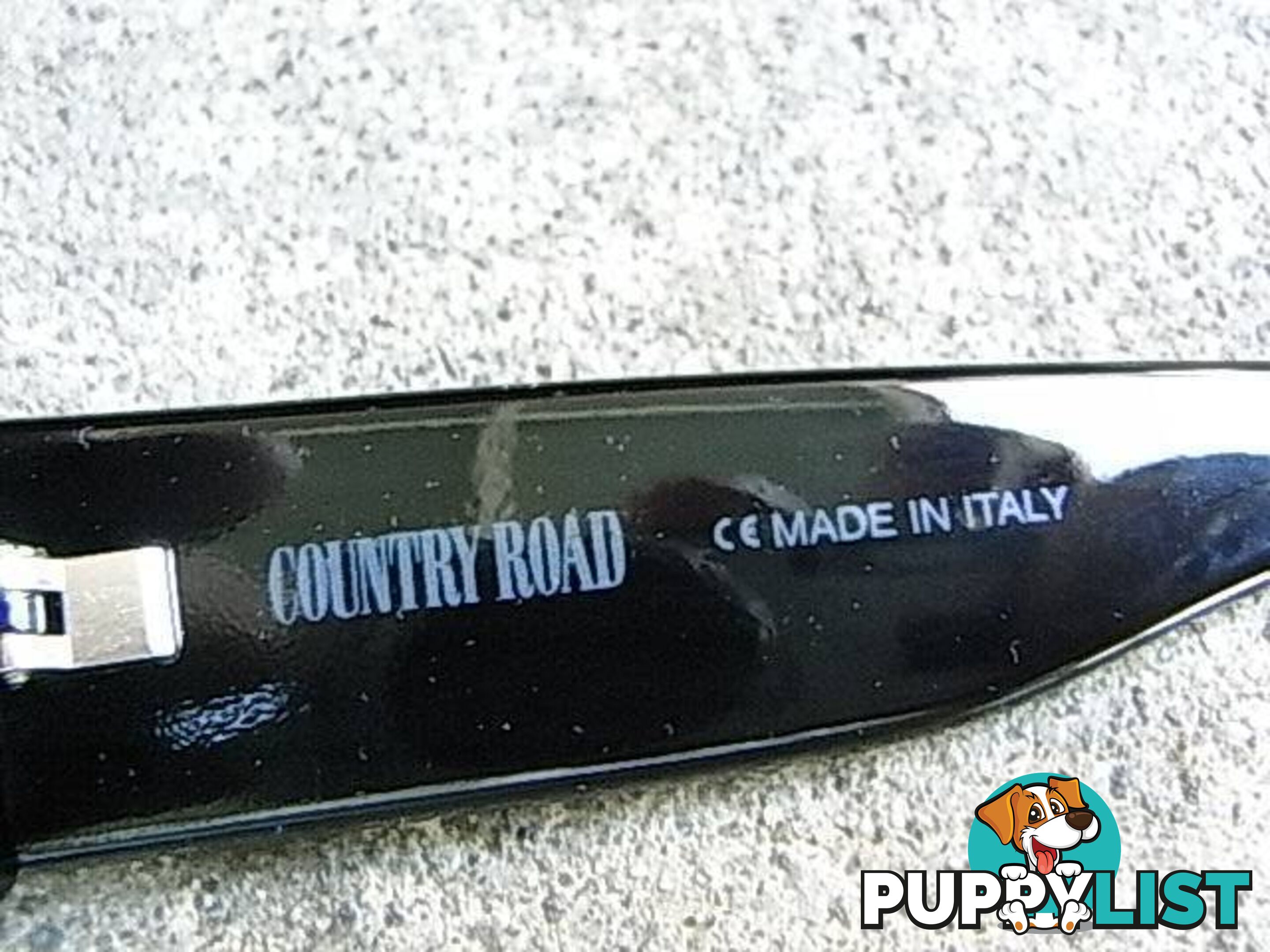 COUNTRY ROAD SUNGLASSES MADE IN ITALY PICKUP OR POST 6.99