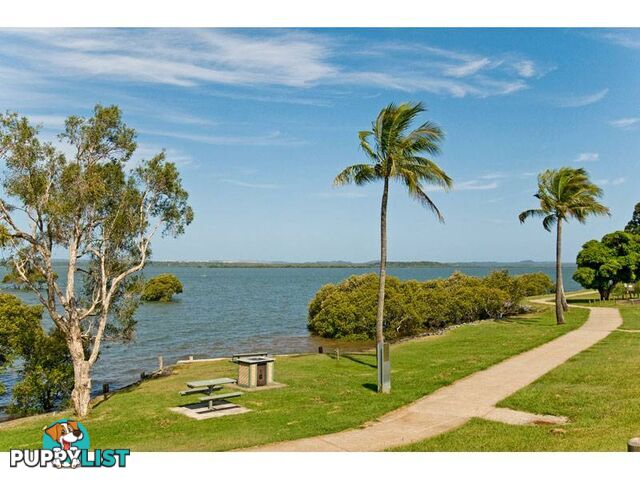 15 Esplanade REDLAND BAY QLD 4165