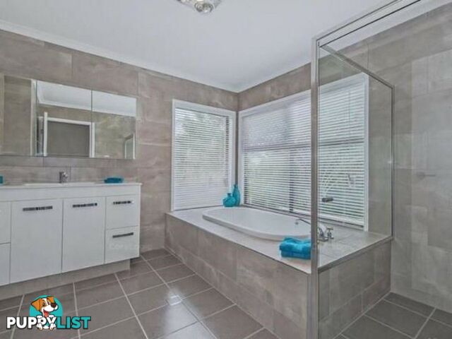 4 Balsa Court VICTORIA POINT QLD 4165