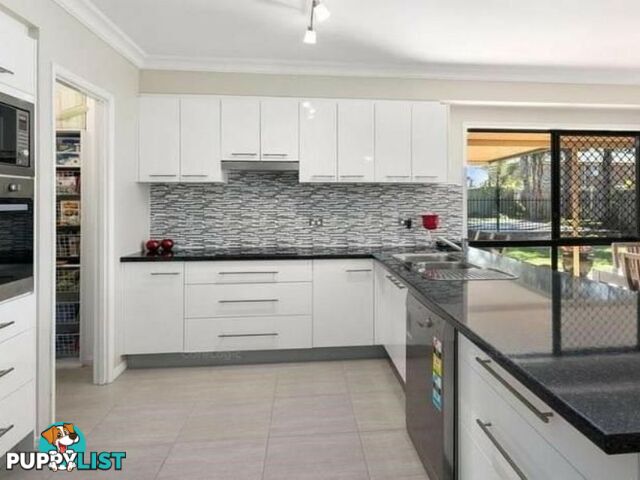 4 Balsa Court VICTORIA POINT QLD 4165