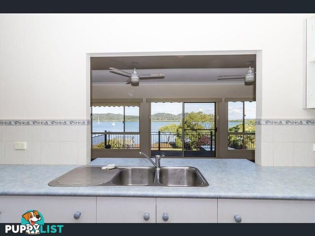 30 Emerson Street RUSSELL ISLAND QLD 4184