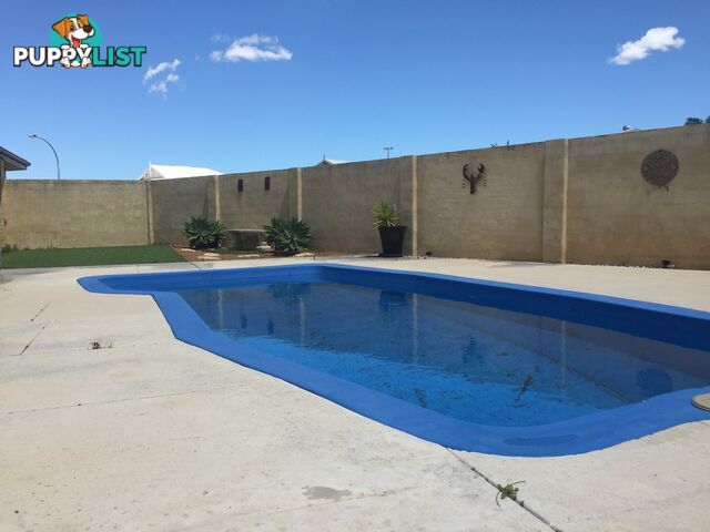 8 Withnell Drive ELLENBROOK WA 6069