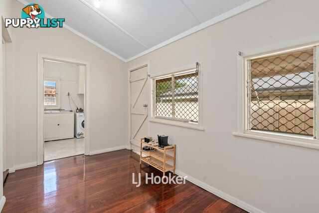 1A Queensbury Street CAREY PARK WA 6230