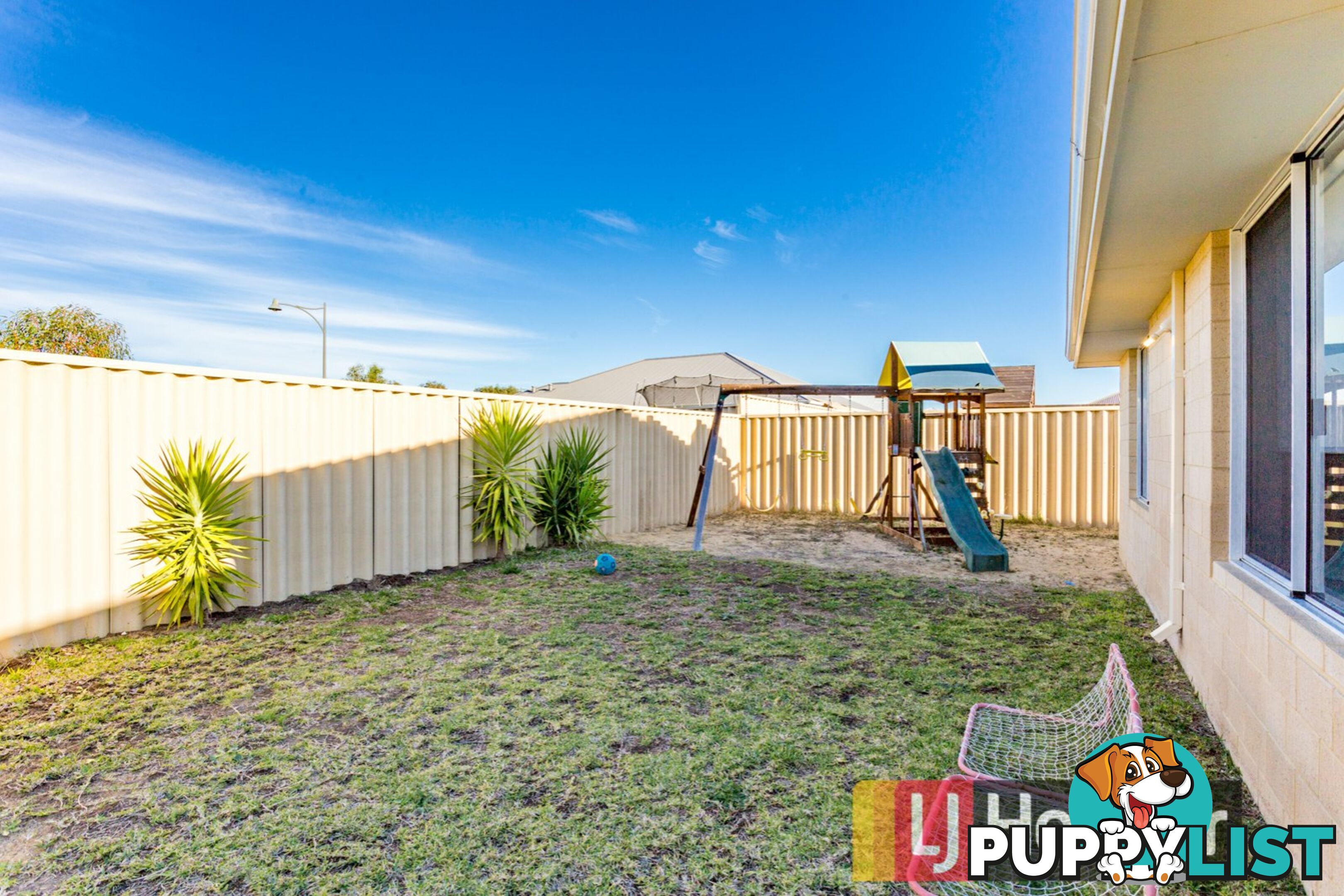 22 Hazelgrove Crescent MILLBRIDGE WA 6232