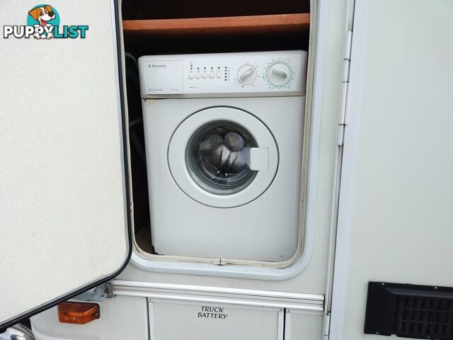 2008 Winnebago Longreach NQR450 Motorhome