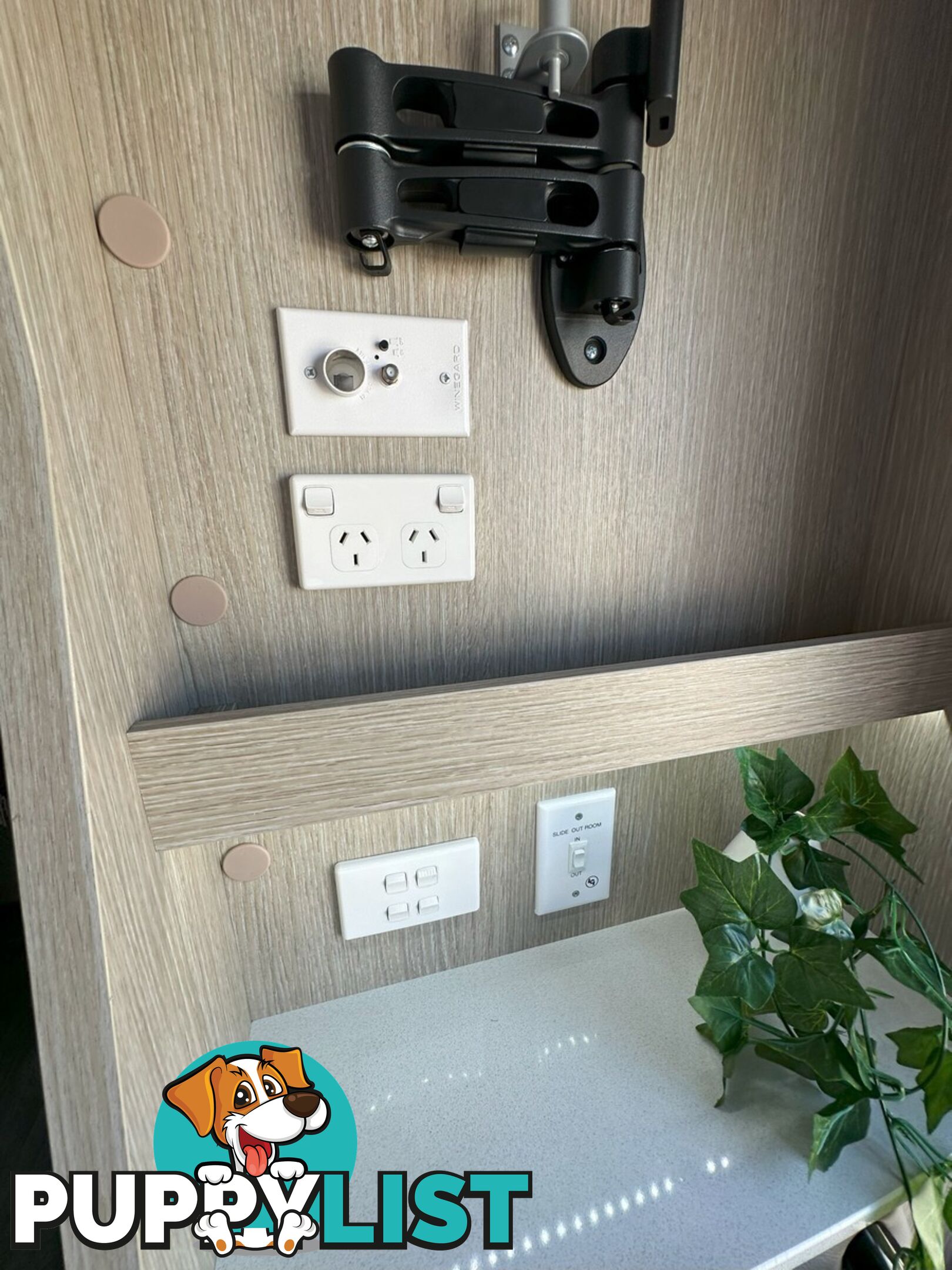 2025 Willow Ironbark 622 slideout
