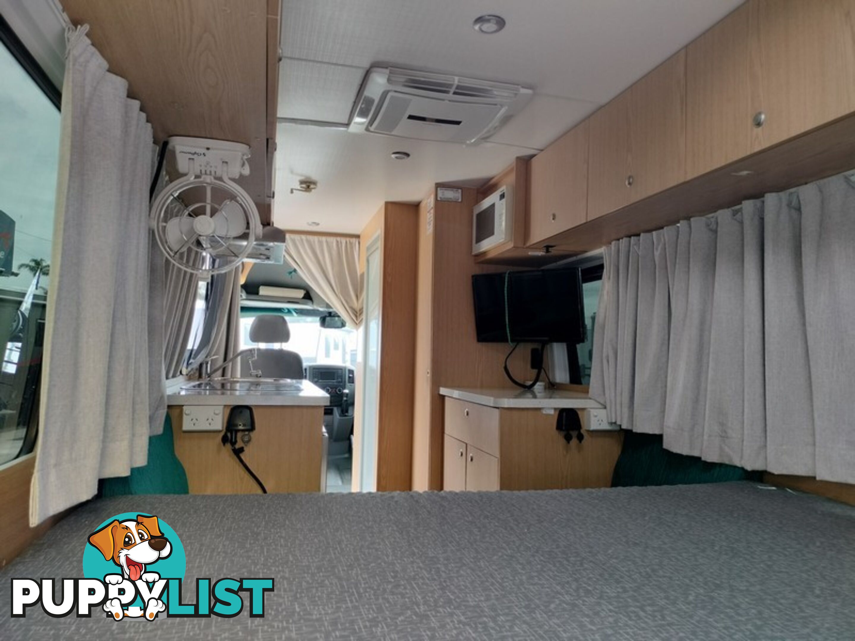 2017 Winnebago Mercedes Campervan 23ft