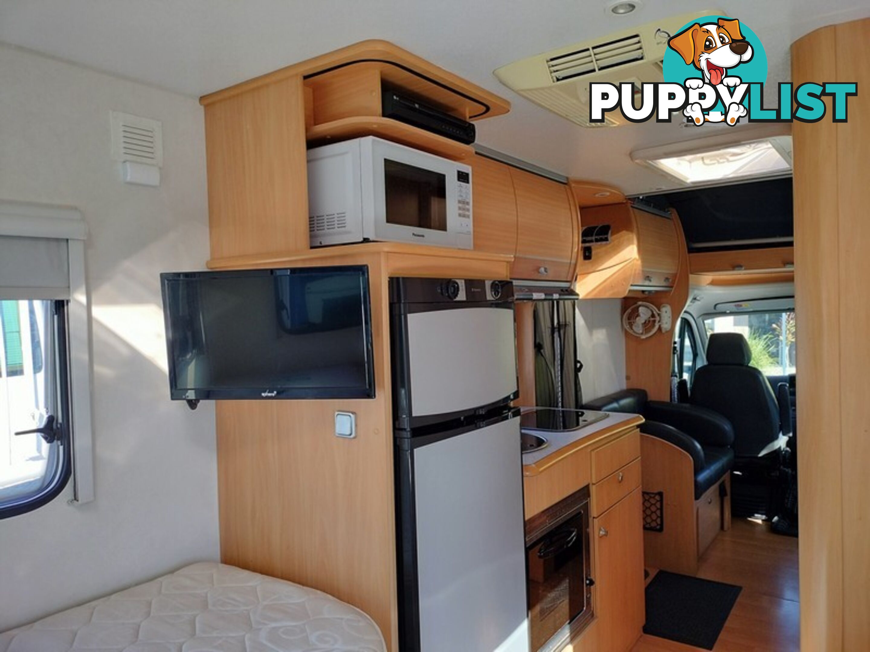 2011 Avan M^ Ovation Motorhome