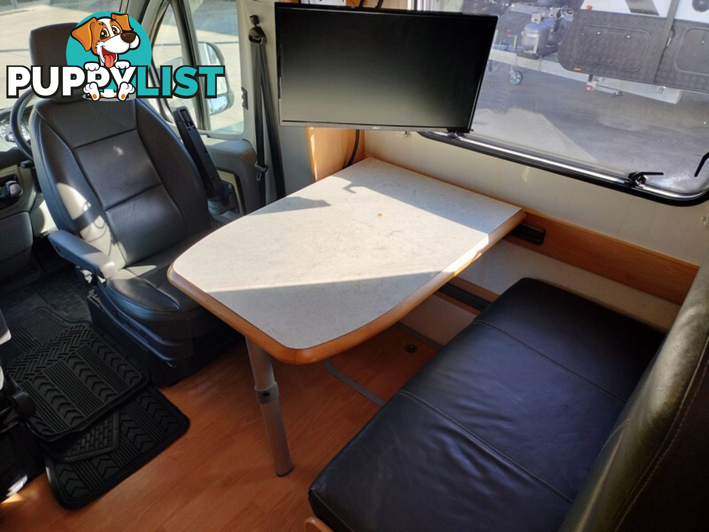 2011 Avan M^ Ovation Motorhome