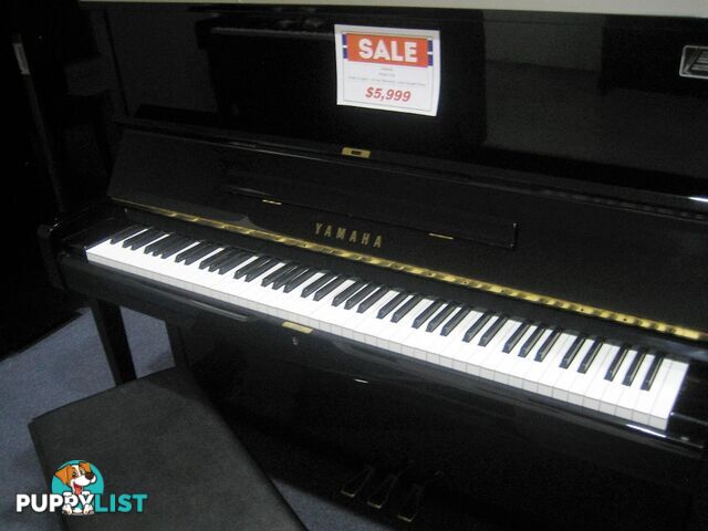 YAMAHA PIANO