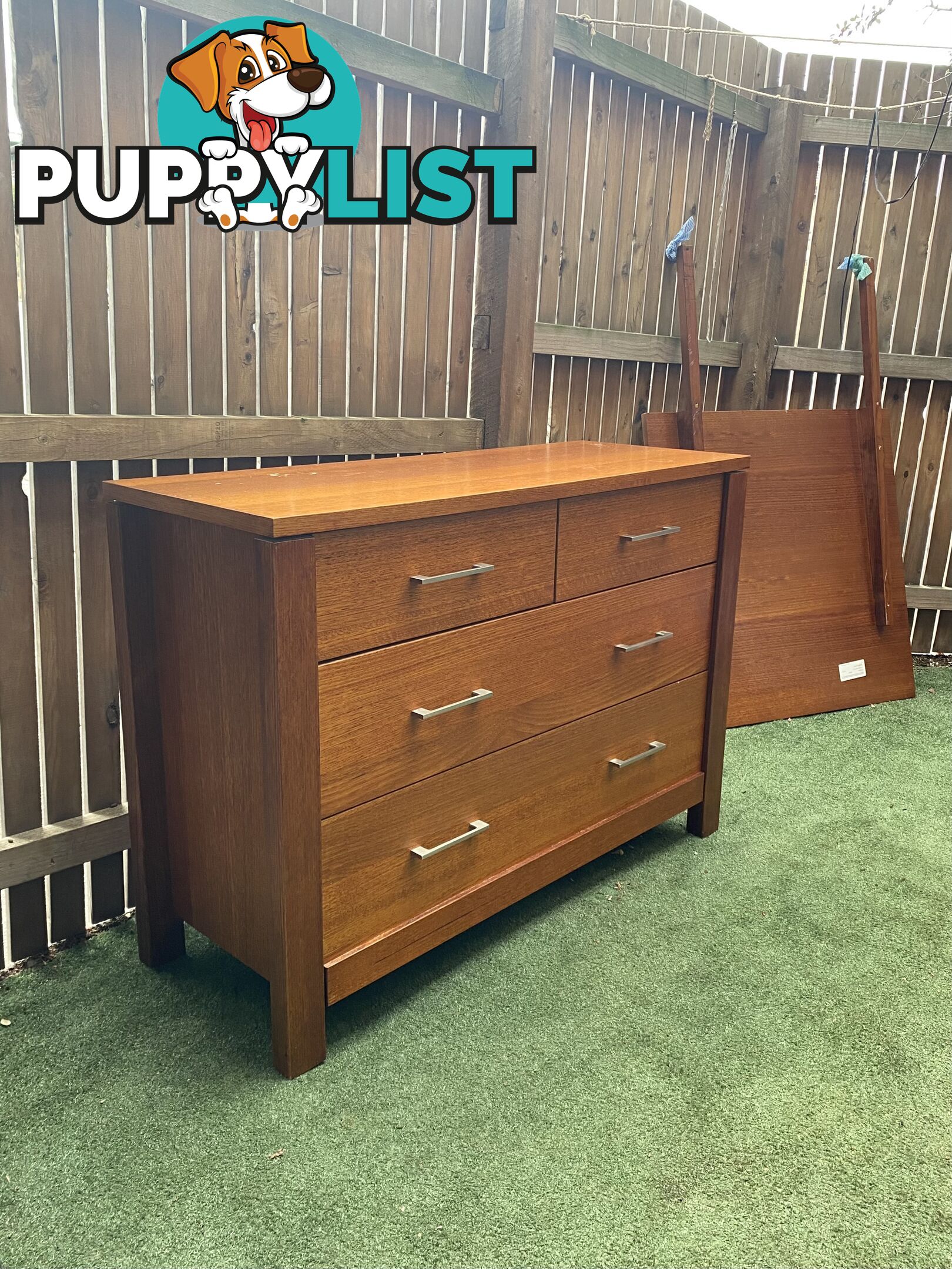 HARDWOOD SNOOZE DRESSER