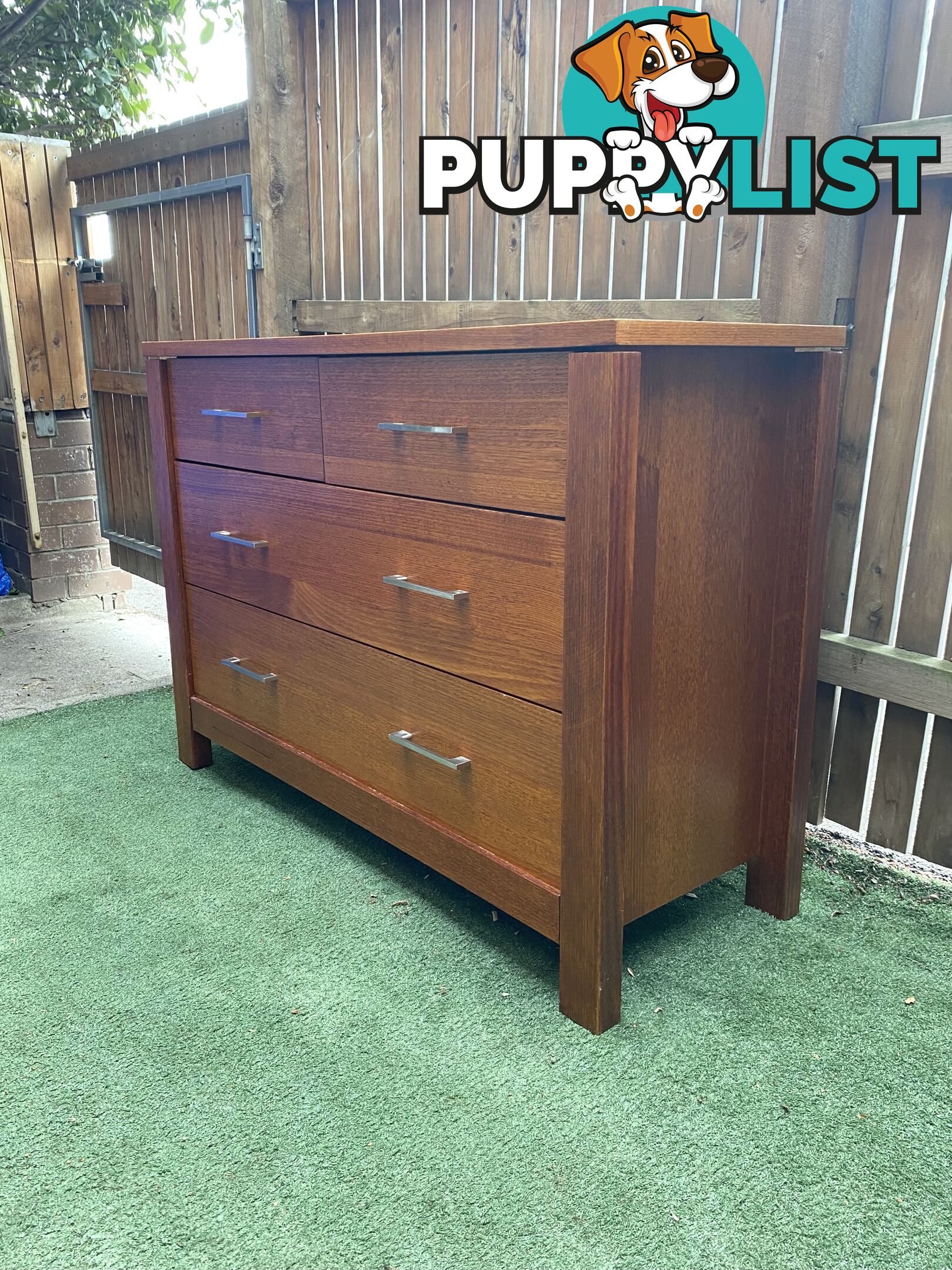 HARDWOOD SNOOZE DRESSER